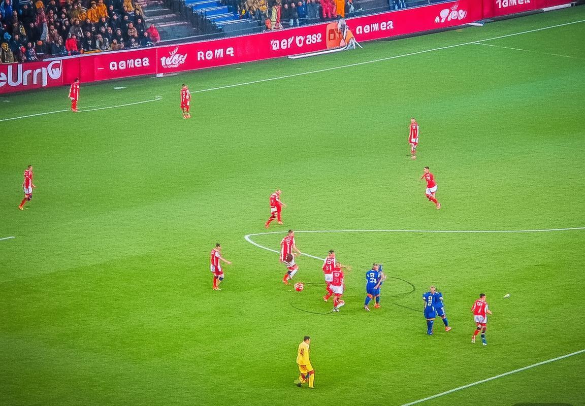 2017卡昂vs里尔：经典对决战术解析与数据分析(图2)